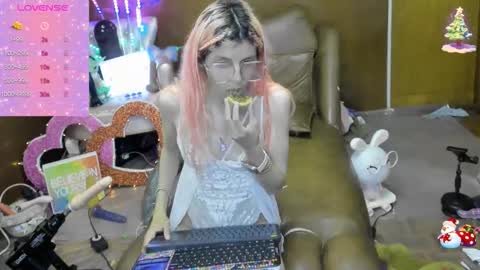 Snapshot of laflakita21 chatting on 17, 10, 2025 Skinnygirl online show from 17, 10, 2025