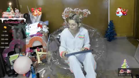 Snapshot of laflakita21 chatting on 14, 12, 2025 Skinnygirl online show from 14, 12, 2025