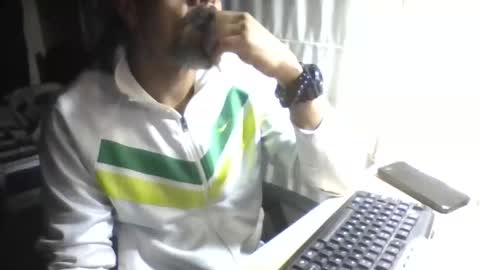 La Genova esta Dura beard boy male dick mastubate latinosexy latinohot latino glasses mature strong stronglegs online show from 26, 5, 2026