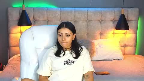 Snapshot of laia_and_aloby chatting on 27, 1, 2025 online show from 27, 1, 2025