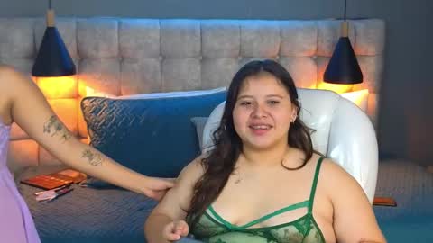 Snapshot of laia_and_aloby chatting on 14, 2, 2025 online show from 14, 2, 2025