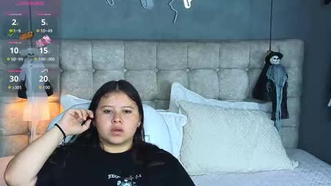 Snapshot of laia_and_aloby chatting on 30, 10, 2025 online show from 30, 10, 2025