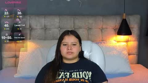 Snapshot of laia_and_aloby chatting on 8, 11, 2025 online show from 8, 11, 2025