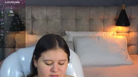 Snapshot of laia_and_aloby chatting on 22, 11, 2025 online show from 22, 11, 2025