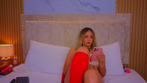 laiamilf online show from 13, 1, 2026