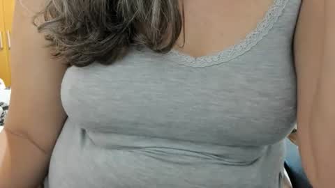 Snapshot of lailasensu chatting on 27, 11, 2025 LAILA online show from 27, 11, 2025