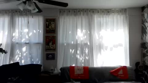 Snapshot of lalove99 chatting on 14, 10, 2025 LALOVE99 online show from 14, 10, 2025