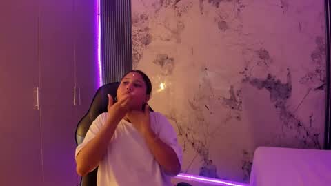 Snapshot of laly_cherry_ chatting on 9, 9, 2025 Laura online show from 9, 9, 2025