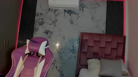 Snapshot of laly_cherry_ chatting on 30, 9, 2025 Laura online show from 30, 9, 2025