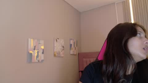 Laura online show from 22, 11, 2025