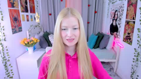 Snapshot of laly_peach chatting on 13, 12, 2024 Laly online show from 13, 12, 2024
