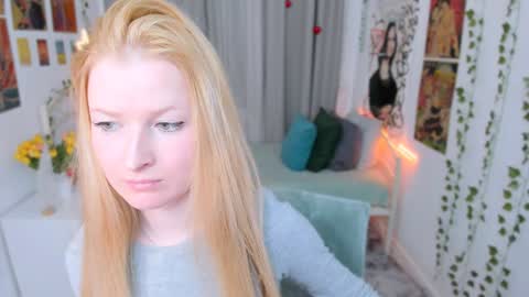 Snapshot of laly_peach chatting on 24, 12, 2024 Laly online show from 24, 12, 2024