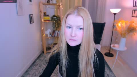 Snapshot of laly_peach chatting on 30, 12, 2024 Laly online show from 30, 12, 2024