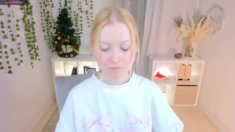 Snapshot of laly_peach chatting on 9, 1, 2025 Laly online show from 9, 1, 2025