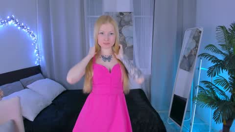 Snapshot of laly_peach chatting on 24, 1, 2025 Laly online show from 24, 1, 2025