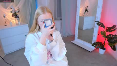 Snapshot of laly_peach chatting on 26, 1, 2025 Laly online show from 26, 1, 2025