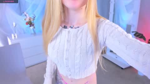 Snapshot of laly_peach chatting on 28, 1, 2025 Laly online show from 28, 1, 2025