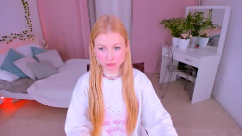 Snapshot of laly_peach chatting on 8, 3, 2025 Laly online show from 8, 3, 2025