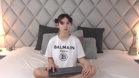 Laly Castro online show from 8, 2, 2025