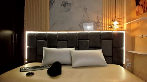 Bella  Dante online show from 10, 10, 2025