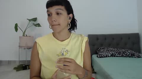 Snapshot of lamorarebelde chatting on 13, 12, 2024 J e n a All Days UTC -5 2030 online show from 13, 12, 2024