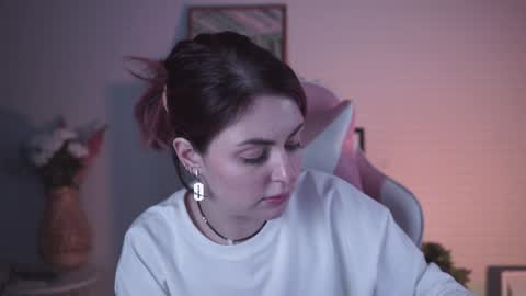 just call me Lana  and her security online show from 27, 12, 2024