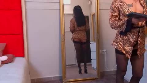 Snapshot of lana_banner chatting on 1, 11, 2025 LanaBanner online show from 1, 11, 2025