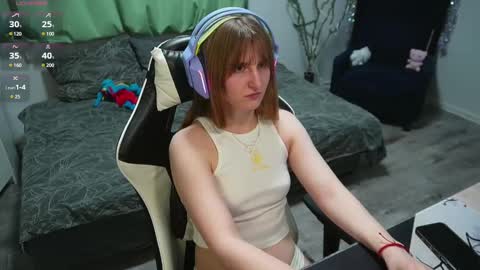 Snapshot of lana_del_kay chatting on 24, 2, 2025 Kay online show from 24, 2, 2025