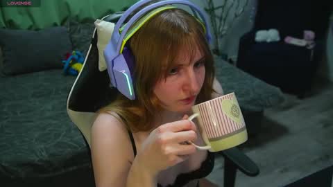 Snapshot of lana_del_kay chatting on 12, 3, 2025 Kay online show from 12, 3, 2025