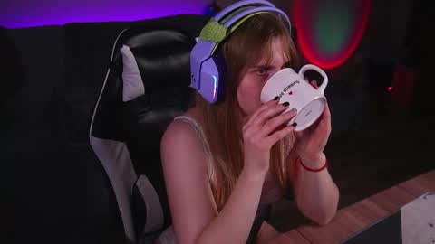 Snapshot of lana_del_kay chatting on 29, 9, 2025 Kay online show from 29, 9, 2025