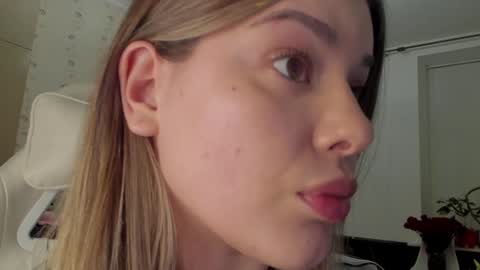 Snapshot of lana_rosy chatting on 25, 1, 2025 Alana online show from 25, 1, 2025