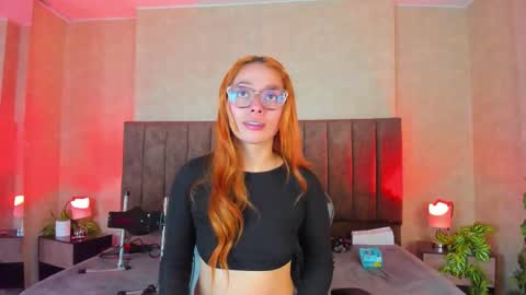 Snapshot of lanaamills chatting on 17, 10, 2025 Lana online show from 17, 10, 2025