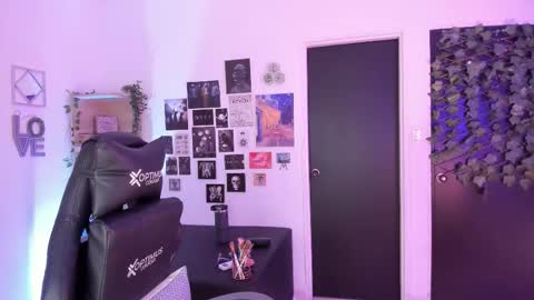 lanaherondale_ online show from 23, 11, 2025