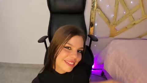 LanaJones online show from 6, 3, 2025