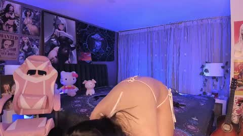 Snapshot of lanakyutt chatting on 12, 1, 2025 L A N A online show from 12, 1, 2025