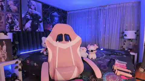 Snapshot of lanakyutt chatting on 22, 1, 2025 L A N A online show from 22, 1, 2025