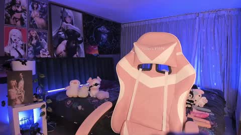 Snapshot of lanakyutt chatting on 6, 2, 2025 L A N A online show from 6, 2, 2025