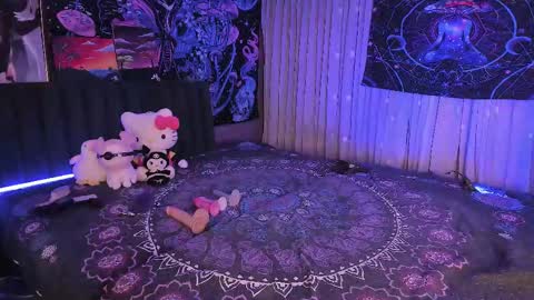 Snapshot of lanakyutt chatting on 14, 2, 2025 L A N A online show from 14, 2, 2025