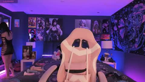 Snapshot of lanakyutt chatting on 4, 10, 2025 L A N A online show from 4, 10, 2025