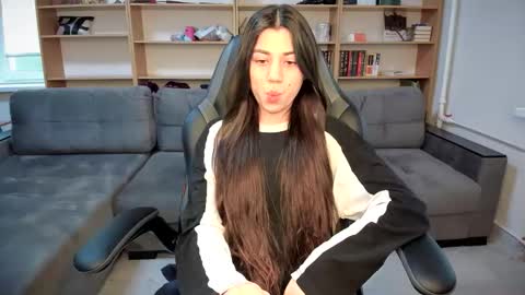 Lana online show from 4, 6, 2026
