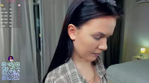 Snapshot of lanamellado chatting on 13, 12, 2025 Emily - online show from 13, 12, 2025