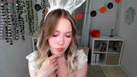 Snapshot of lanaroselle chatting on 31, 10, 2025 Lana online show from 31, 10, 2025