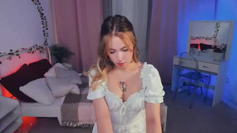 Snapshot of lanaroselle chatting on 7, 11, 2025 Lana online show from 7, 11, 2025