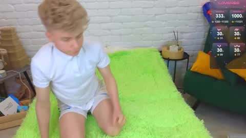 Snapshot of landel_boy chatting on 9, 3, 2025 Lanny online show from 9, 3, 2025