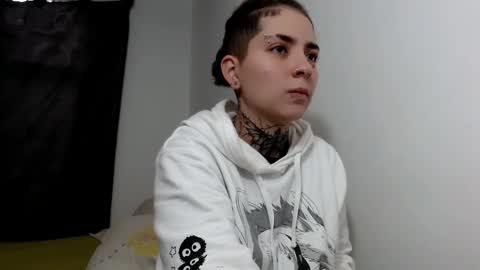 Snapshot of lannie_gonzales chatting on 4, 3, 2025 LANNIE online show from 4, 3, 2025