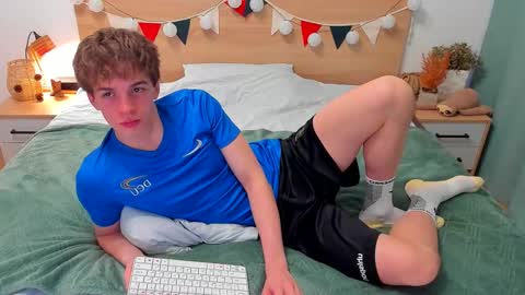 Snapshot of lanny_fandi chatting on 12, 11, 2025 Fandi online show from 12, 11, 2025