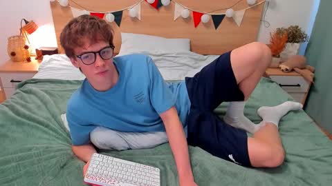 Snapshot of lanny_fandi chatting on 16, 11, 2025 Fandi online show from 16, 11, 2025