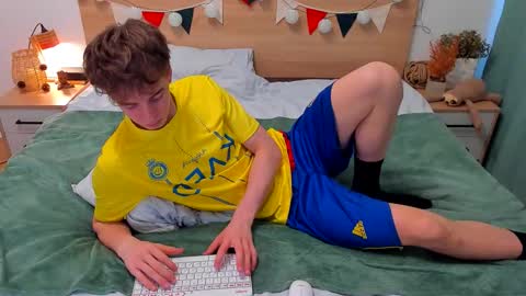 Snapshot of lanny_fandi chatting on 19, 11, 2025 Fandi online show from 19, 11, 2025