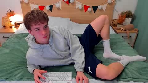 Snapshot of lanny_fandi chatting on 21, 11, 2025 Fandi online show from 21, 11, 2025