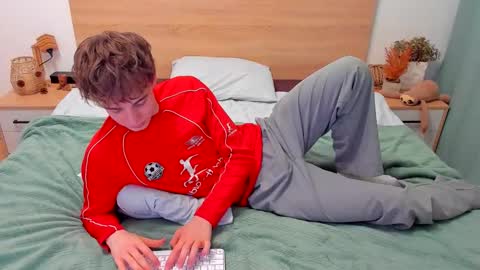 Snapshot of lanny_fandi chatting on 1, 12, 2025 Fandi online show from 1, 12, 2025